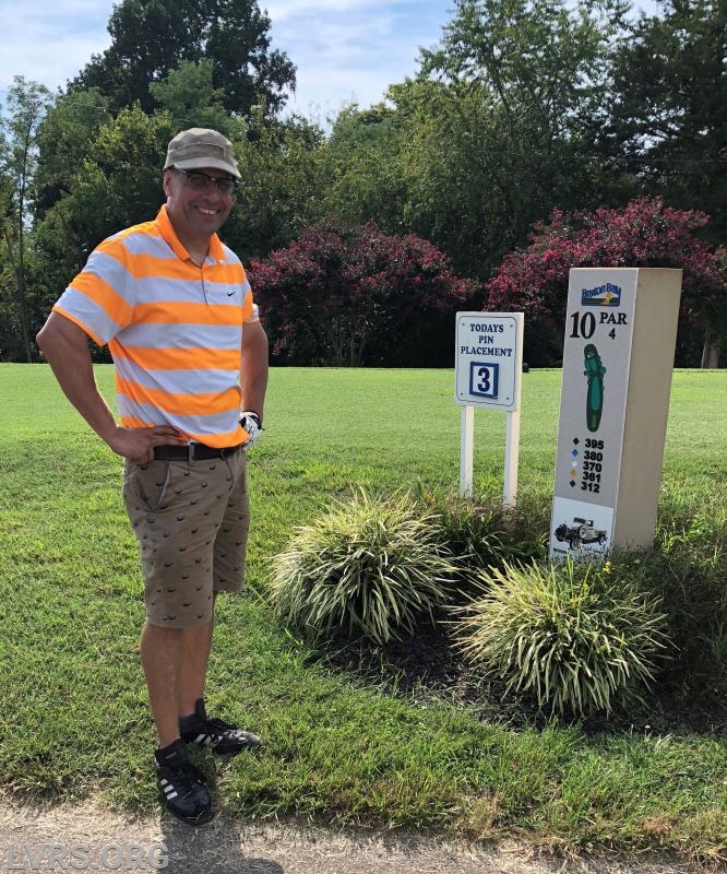 Tony getting ready to play the back 9.
